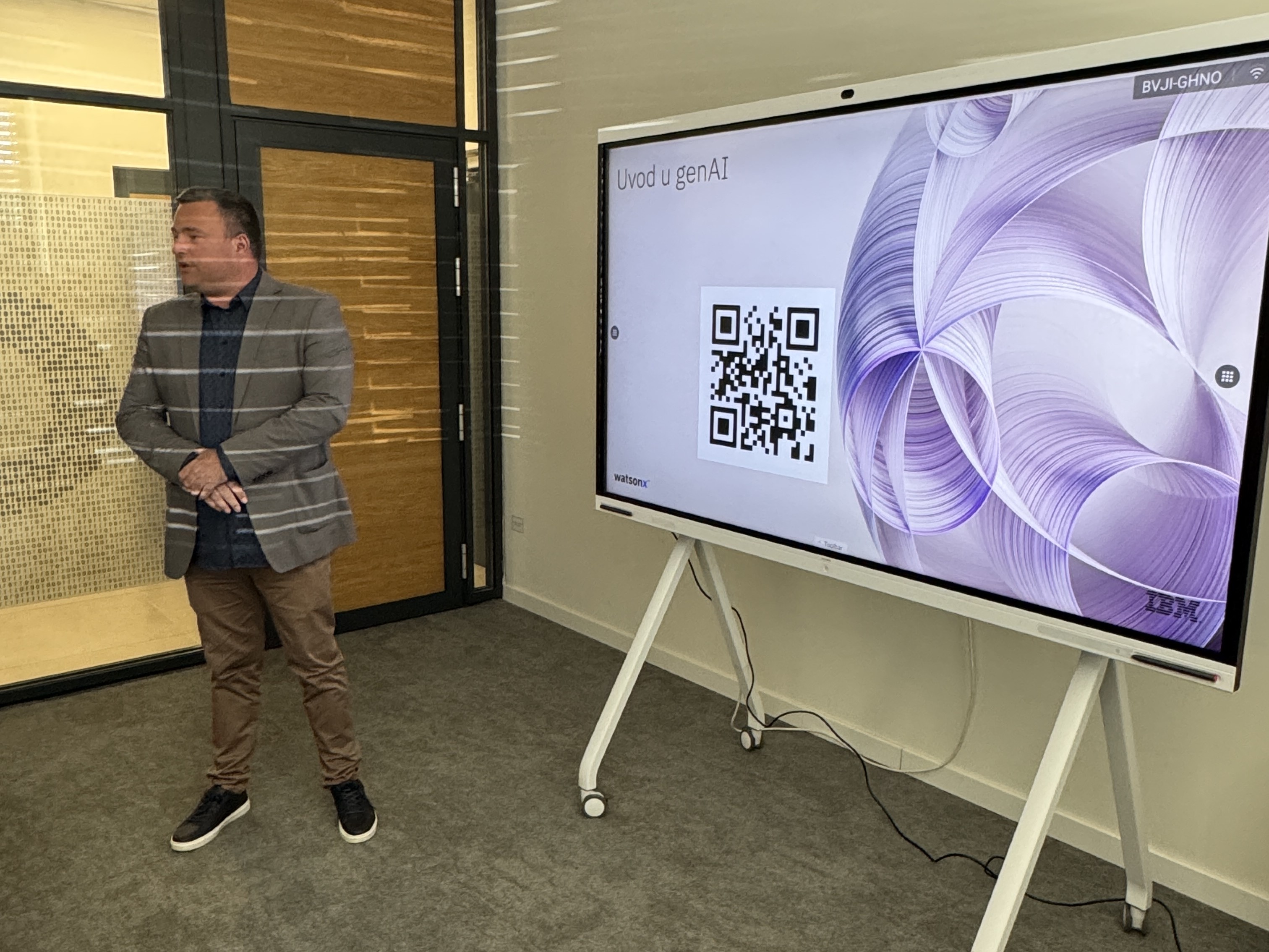 Veštačka inteligencija u službi boljeg poslovanja – zajedno 15. maja u Državnom data centru sa IBM-om